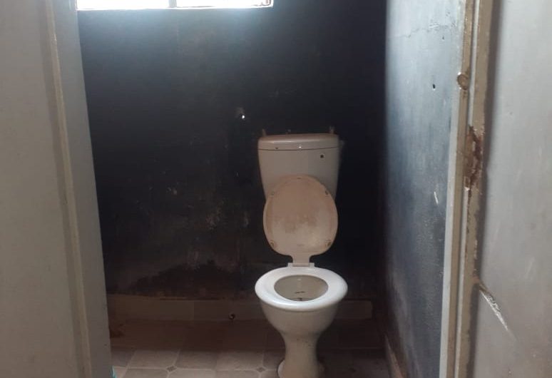 House for sale in Chitungwiza Unit E