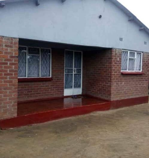 House for sale in Chitungwiza Unit E