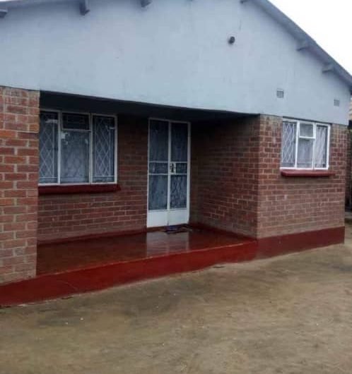 House for sale in Chitungwiza Unit E