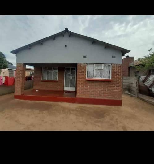 House for sale in Chitungwiza Unit E